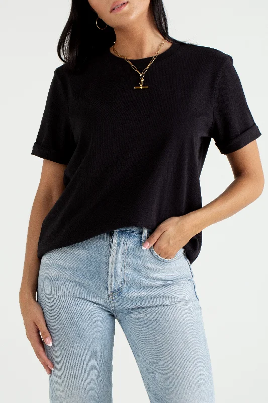 Weekend Bargains to Enjoy "The Anna" - Boyfriend T-shirt (Black)
