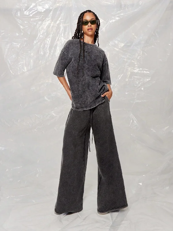 Epic Deals SUMWON WOMEN Oversized Fit Washed Boyfriend Tee With Small Embroidered Print