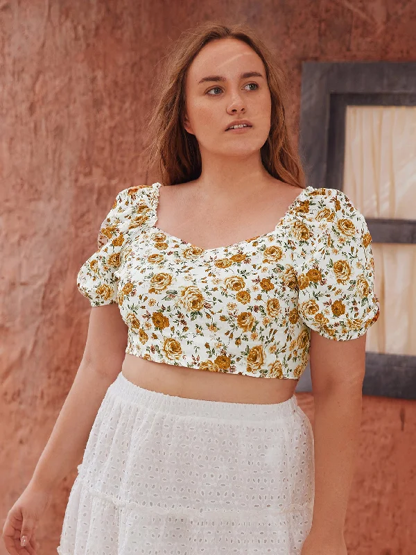 Make Your Weekend Count with Savings Floral Shirred Short Sleeve Sweetheart Crop Plus Size Blouse