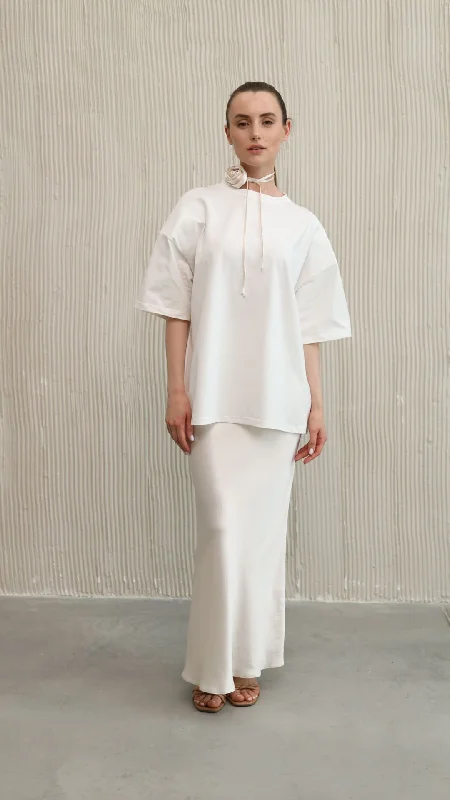 Take Action OVERSIZED CREAMY SHOULDER PAD TEE