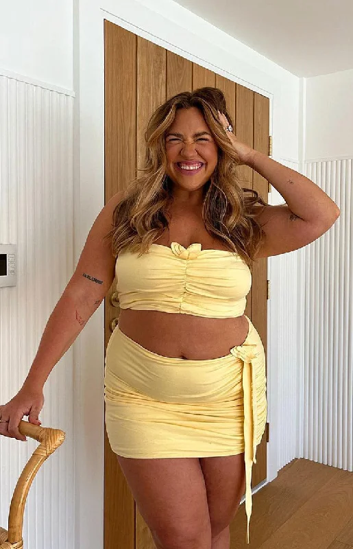 Weekend Discounts to Enjoy Shar Yellow Butterfly Strapless Top