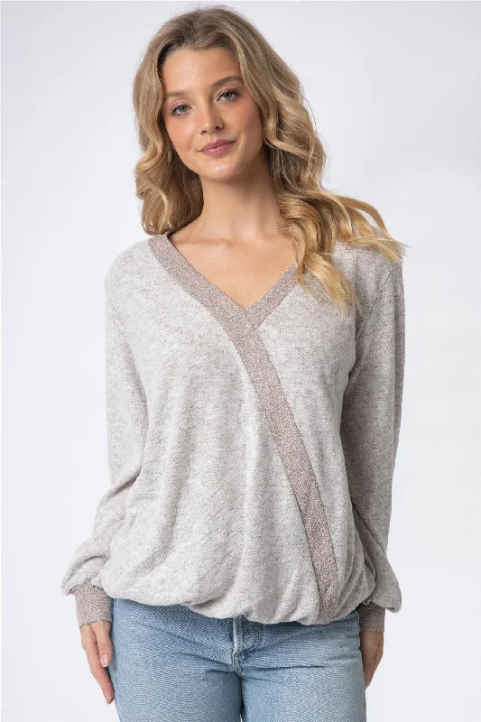 Weekend Specials to Love Contrast V-Neck Long Sleeve Elasticized Hem Top