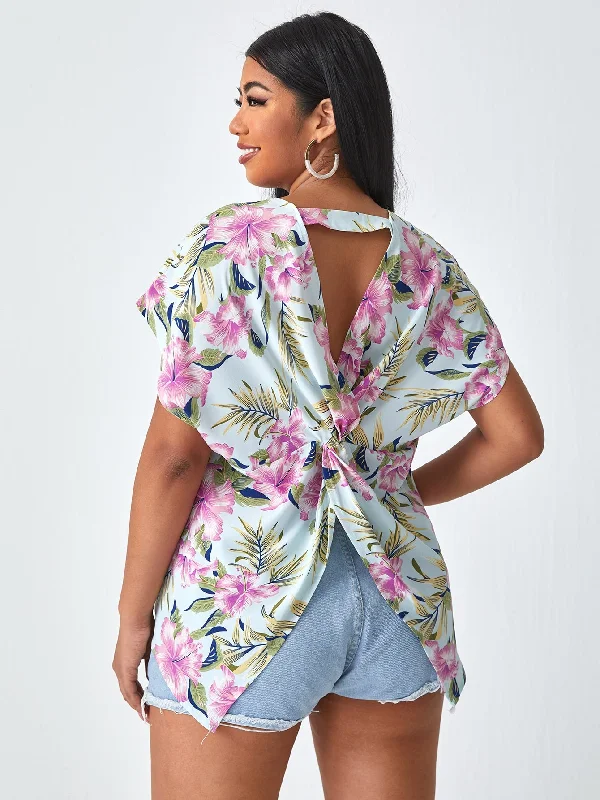 Can't Be Beat Floral Twist Short Sleeve Round Neck Regular Plus Size Blouse